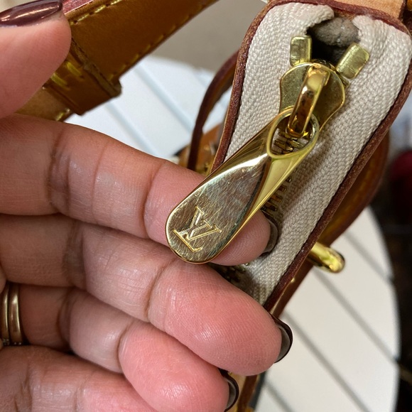 SOLD Authentic Louis Vuitton Greta - Picture 11 of 16